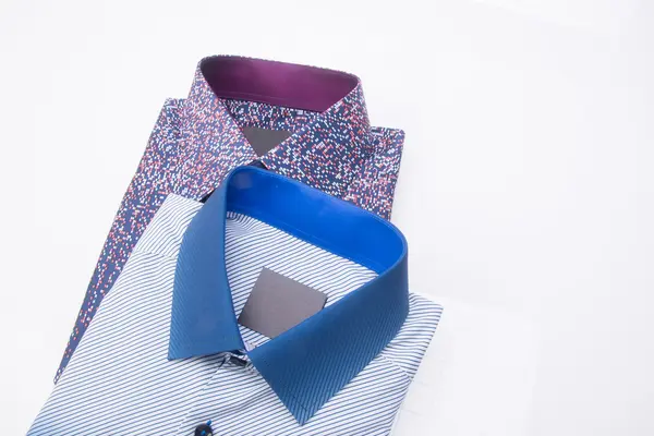 gömlek. bir arka plan üzerinde katlanmış erkek gömlek