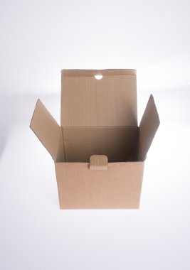 kutu. arka planda karton kutu