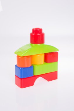 oyuncak. Arka plastik oyuncak blokları