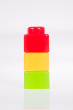 oyuncak. Arka plastik oyuncak blokları