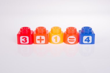 oyuncak. Arka plastik oyuncak blokları