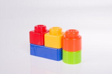 oyuncak. Arka plastik oyuncak blokları