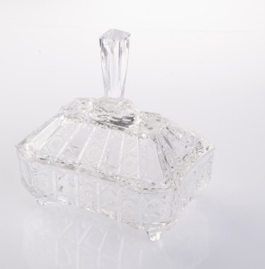 kristal cam kase bir arka plan üzerinde.