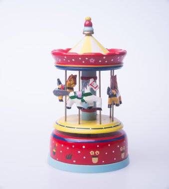 atlıkarınca at nalı ya da klasik atlıkarınca at arka plan üzerinde.