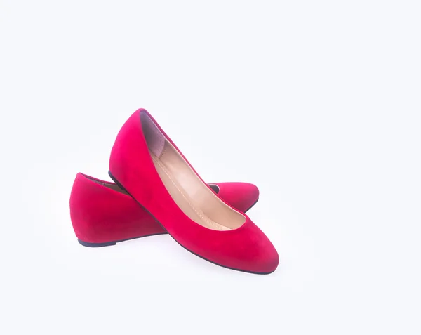 Zapato. zapatos de mujer rojos y de moda sobre un fondo . — Foto de Stock