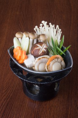 Japon mutfağı. güveç arka planda