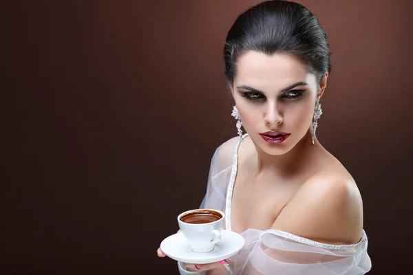 Menina com café — Fotografia de Stock