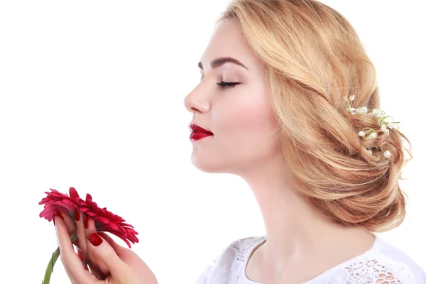 Primer plano retrato de sexy mujer joven de cabeza blanca con hermosos labios rojos sobre fondo blanco —  Fotos de Stock