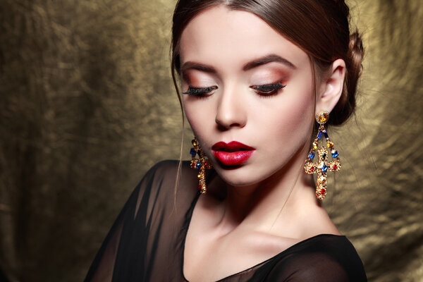 Портрет девушки моды
.