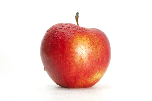 신선 한 붉은 사과가 흰색으로 분리되어 있다. 길을 끊는 모습 — 스톡 사진