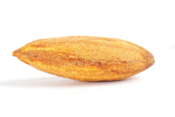 Mandlový ořech izolované na bílém pozadí — Stock fotografie