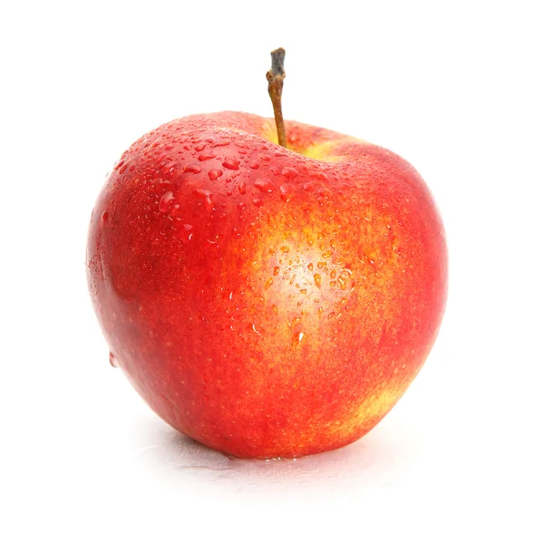 흰색 절연 방울과 신선한 한 빨간 사과 — 스톡 사진