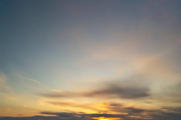 Schöner Strukturierter Himmel Mit Wolken Bei Sonnenuntergang Natur — Stockfoto