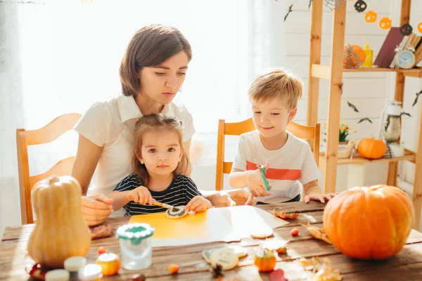 Familie Hat Spaß Der Halloween Zeit — Stockfoto