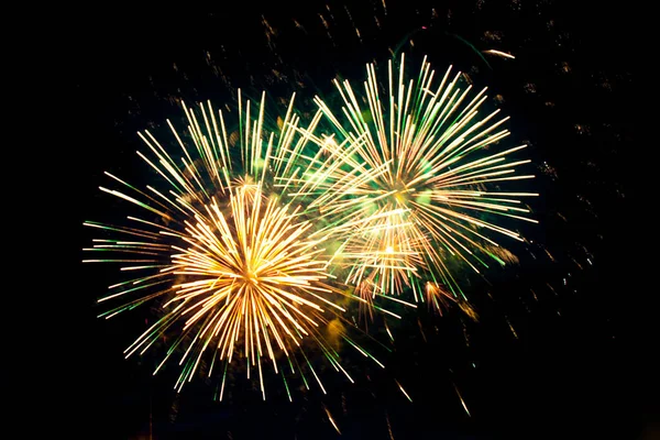Gyönyörű Tűzijáték Szilveszter Függetlenség Napja Vagy Más Ünnep Hátterében Sötét — Stock Fotó