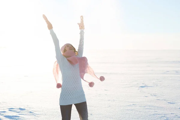 Schöne Und Sexy Frau Verschneiten Winter Draußen Sonniges Wetter Französischer — Stockfoto