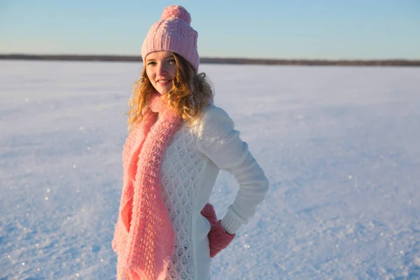 Bela Natal Menina Retrato Sobre Inverno Banner Fundo — Fotografia de Stock