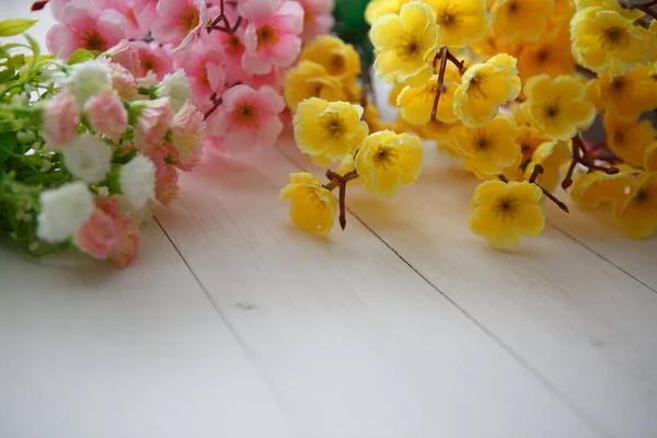 Flor Primavera Sobre Fondo Madera Blanca Clara — Foto de Stock