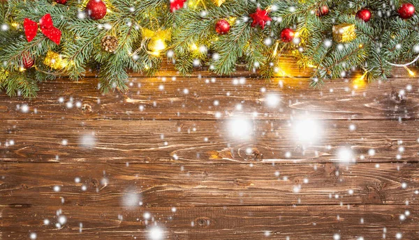 Vánoční Dekorace Přes Hnědé Dřevěné Pozadí Dekorace Nad Dřevem — Stock fotografie