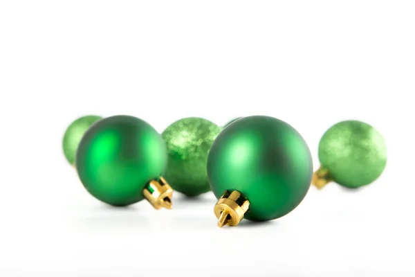 Цветные Зеленые Рождественские Украшения Безделушки Белом Фоне — стоковое фото
