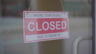 Kapanıştan sonra açık olduğumuzu belirt. Cam Kapıda Açık İşaretimiz var. Yavaş çekim