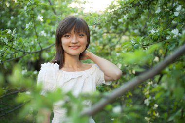 Gururlu genç kız portresi