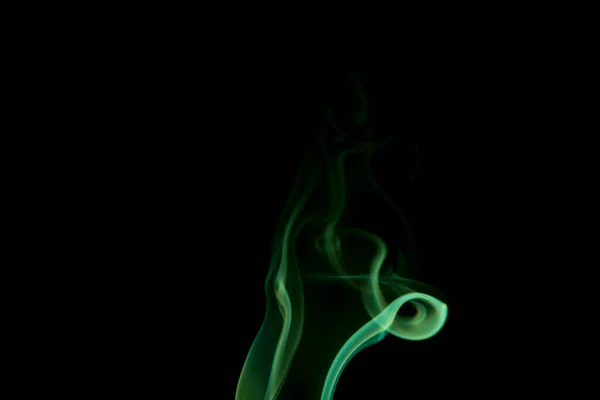 Zielony Dym Czarnym Tle Abstrakcyjne Opary — Zdjęcie stockowe