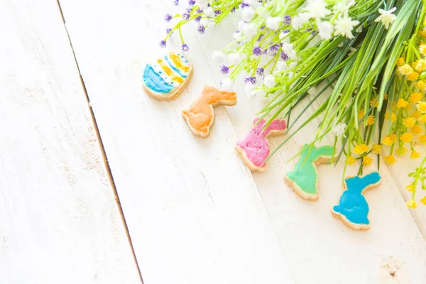 Colorful Easter Cookies White Wooden Background — Stock Photo, Image