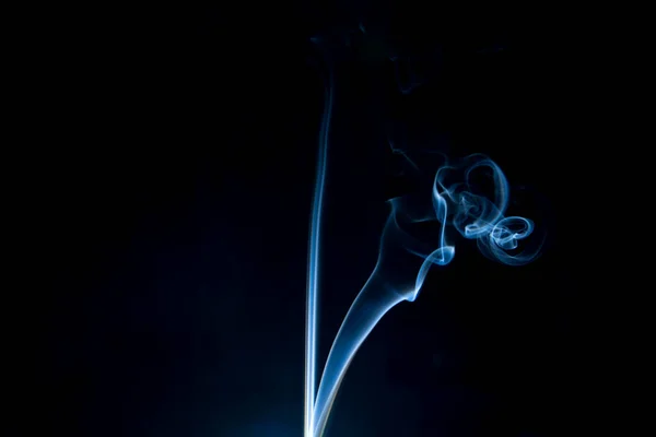 Kreativer Rauch Auf Schwarzem Hintergrund Abstrakte Dämpfe — Stockfoto