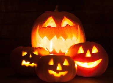 Arka planda Gece Fenerleri Jack O 'Fenerleri, kapatın.