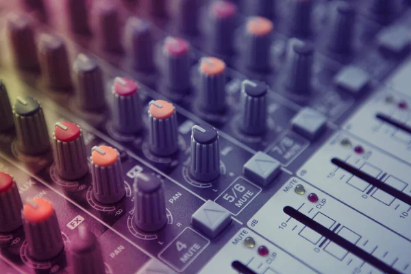 Knappar Utrustning För Ljud Mixer Kontroll Musikstudio — Stockfoto