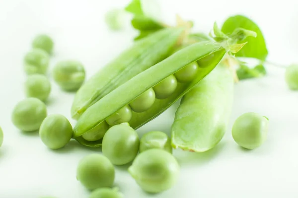 Macro Guisantes Verdes Aislados Blanco — Foto de Stock