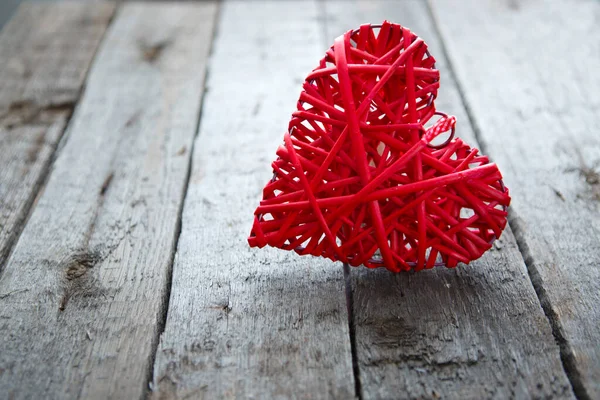 Ahşap Arka Planda Sevgililer Günü Kırmızı Kalbi Sevgililer Günün Kutlu — Stok fotoğraf