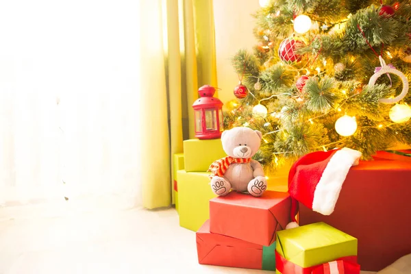 Hermosa Habitación Con Decoración Holdiay Árbol Navidad Día Soleado Mañana — Foto de Stock