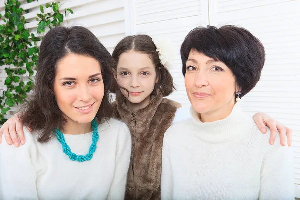 Family in garden — Stock Photo, Image