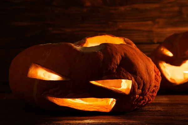 Jack Linternas Cara Calabaza Halloween Con Vela Sobre Fondo Madera — Foto de Stock