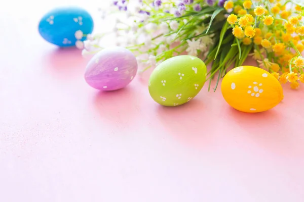 Spring Flowers Easter Eggs Pink Wooden Background — Stock Photo, Image