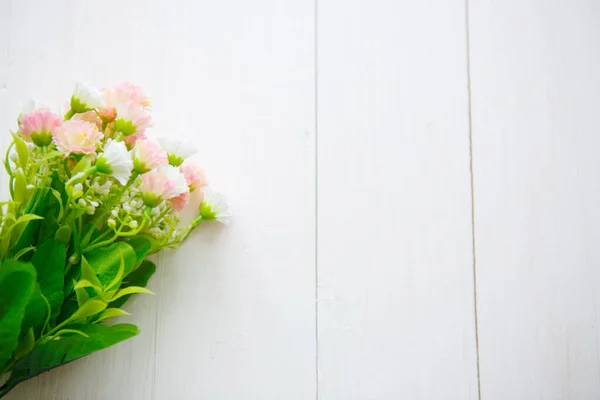 Wiosna Blossom Nad Jasnym Białym Tle Drewna — Zdjęcie stockowe