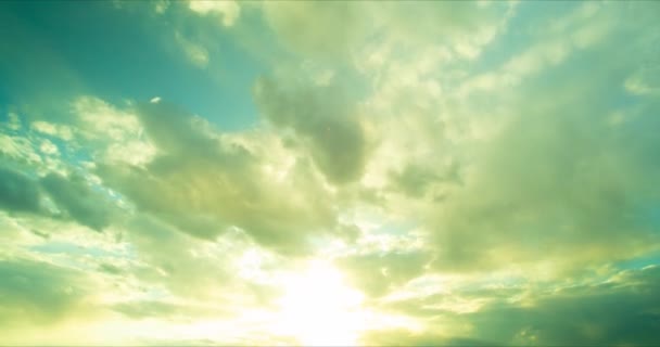Timelapse de un hermoso cielo al atardecer — Vídeos de Stock