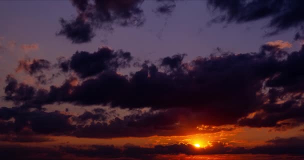 Timelapse of a beautiful sky with clouds at dawn — Stock Video