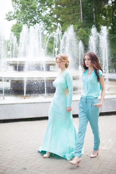 Portrait of two beautiful girls — Stock Photo, Image