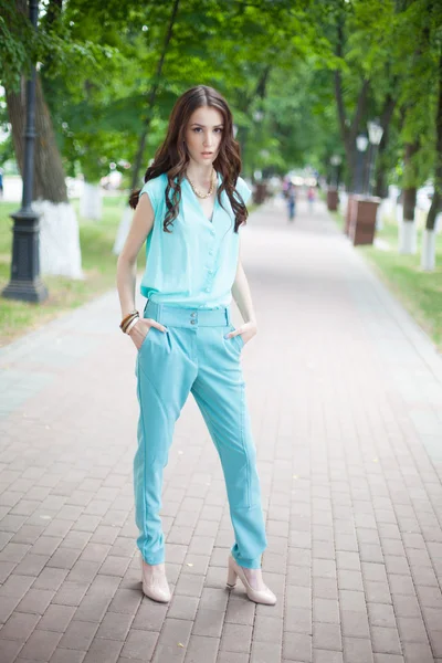 Young Woman outdoor — Stock Photo, Image