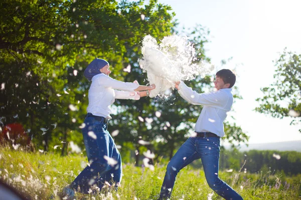 Pillow fight — Stock Photo, Image