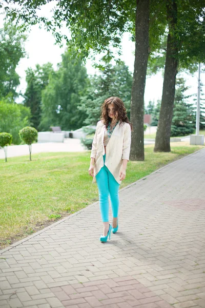 Woman Walking — Stock Photo, Image