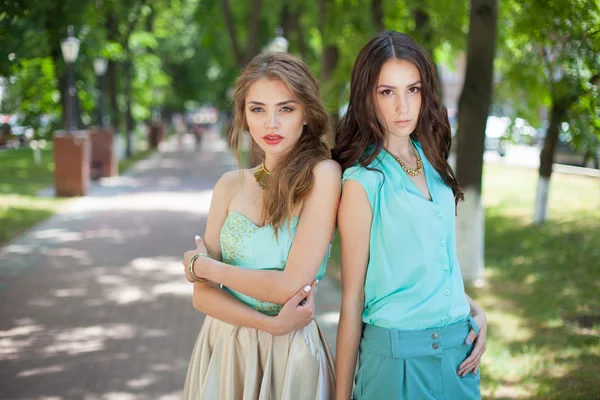 Young Women — Stock Photo, Image