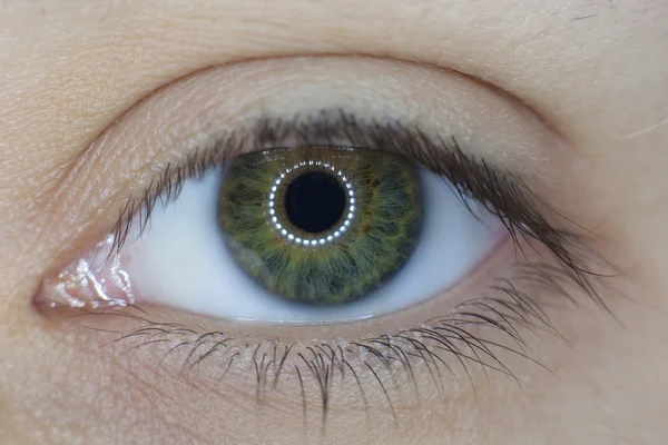 Zbliżenie kobiecego oka — Zdjęcie stockowe