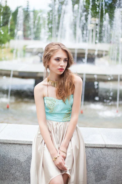 Vrouw in de stad — Stockfoto