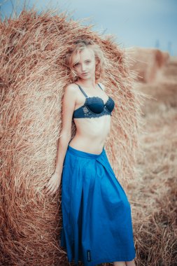 genç kız Retro tonda portresi