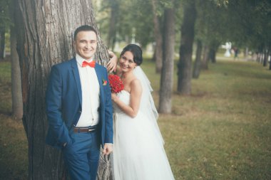 Mutlu yeni evli çift