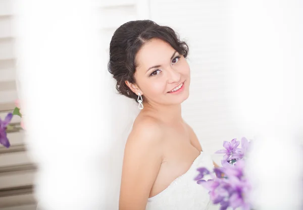 Vrolijke bruid — Stockfoto
